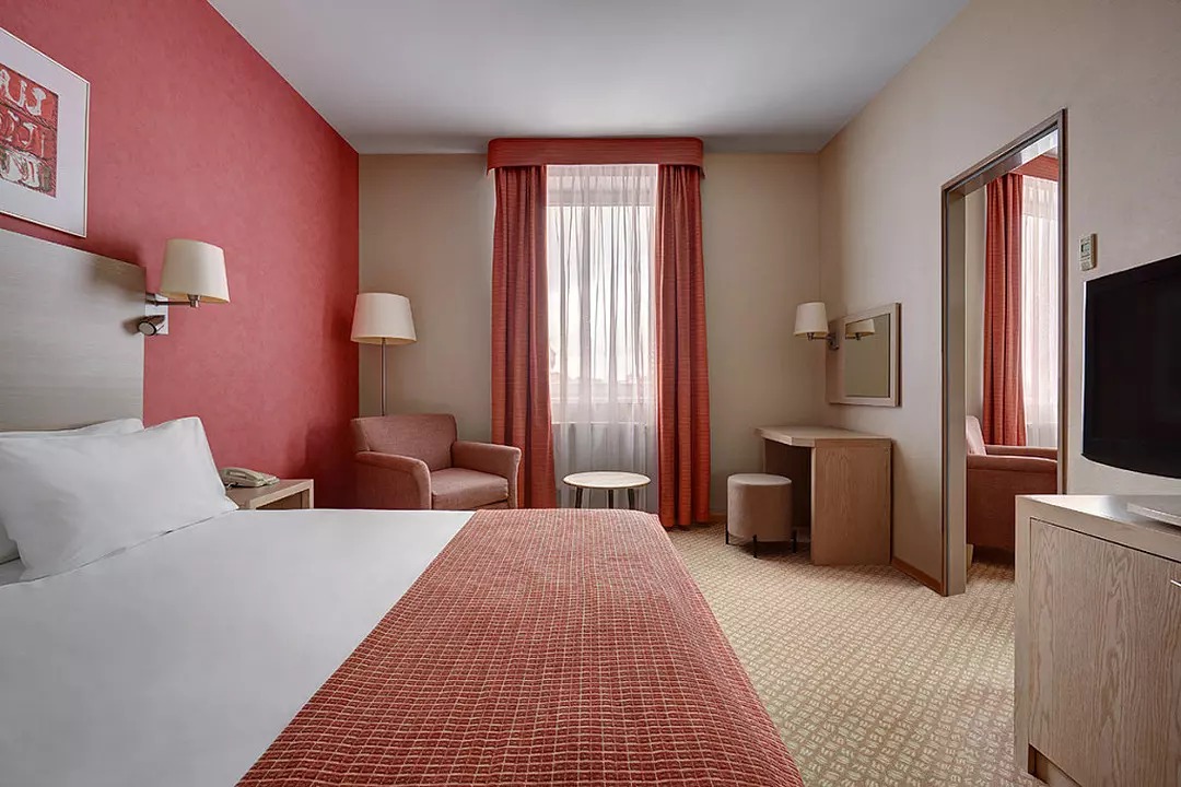 هتل هالیدی این لسنایا مسکو